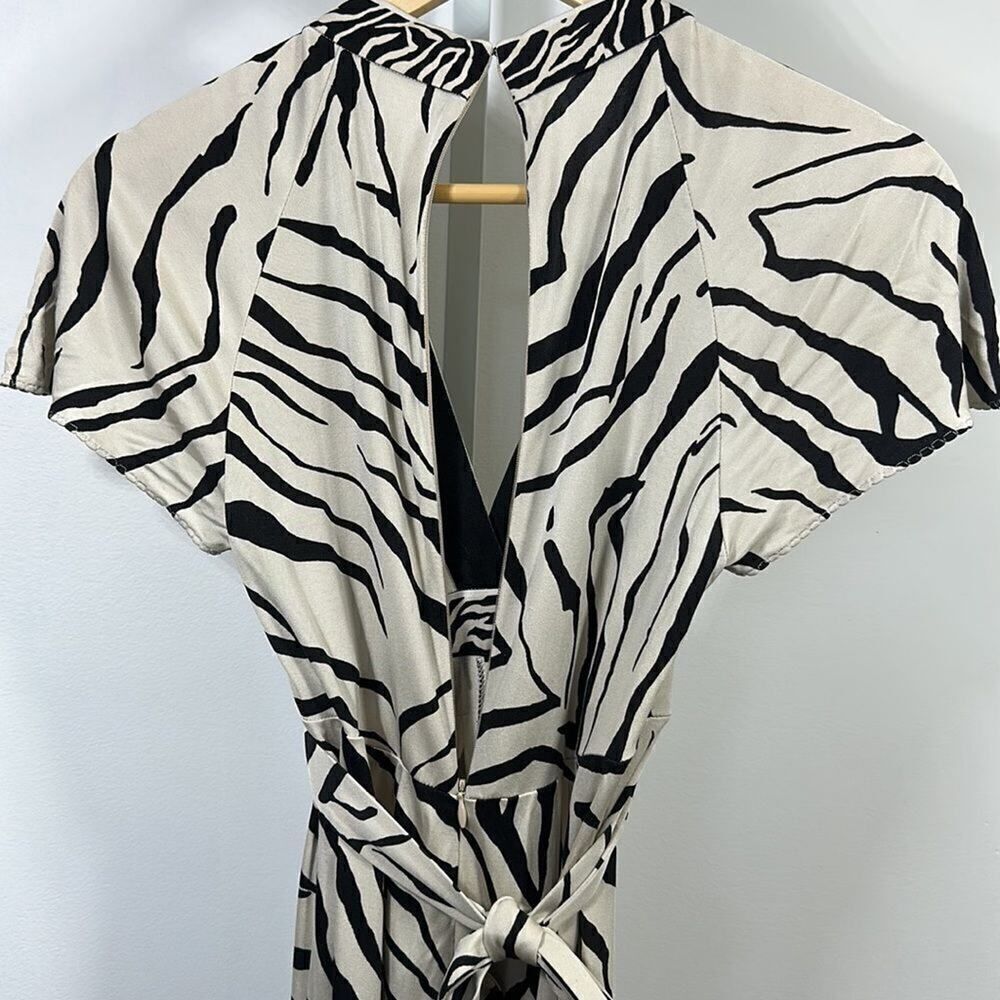 ELIE TAHARI Women’s Y2K Short Sleeve Zebra Print Jumpsuit Cream/Black Size XS - Picture 10 of 11